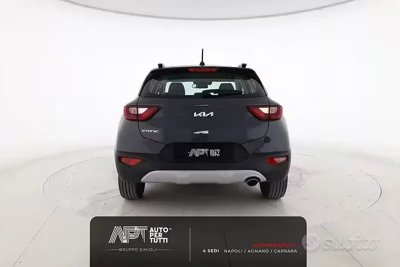 Usata Kia Stonic Style 84 CV (61 kW) 2023 Grigio SUV