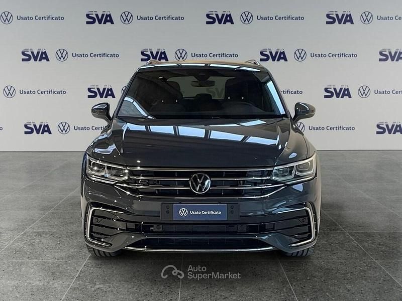 Nuova VW Tiguan R-line 245 CV (180 kW) 2025 Gray SUV