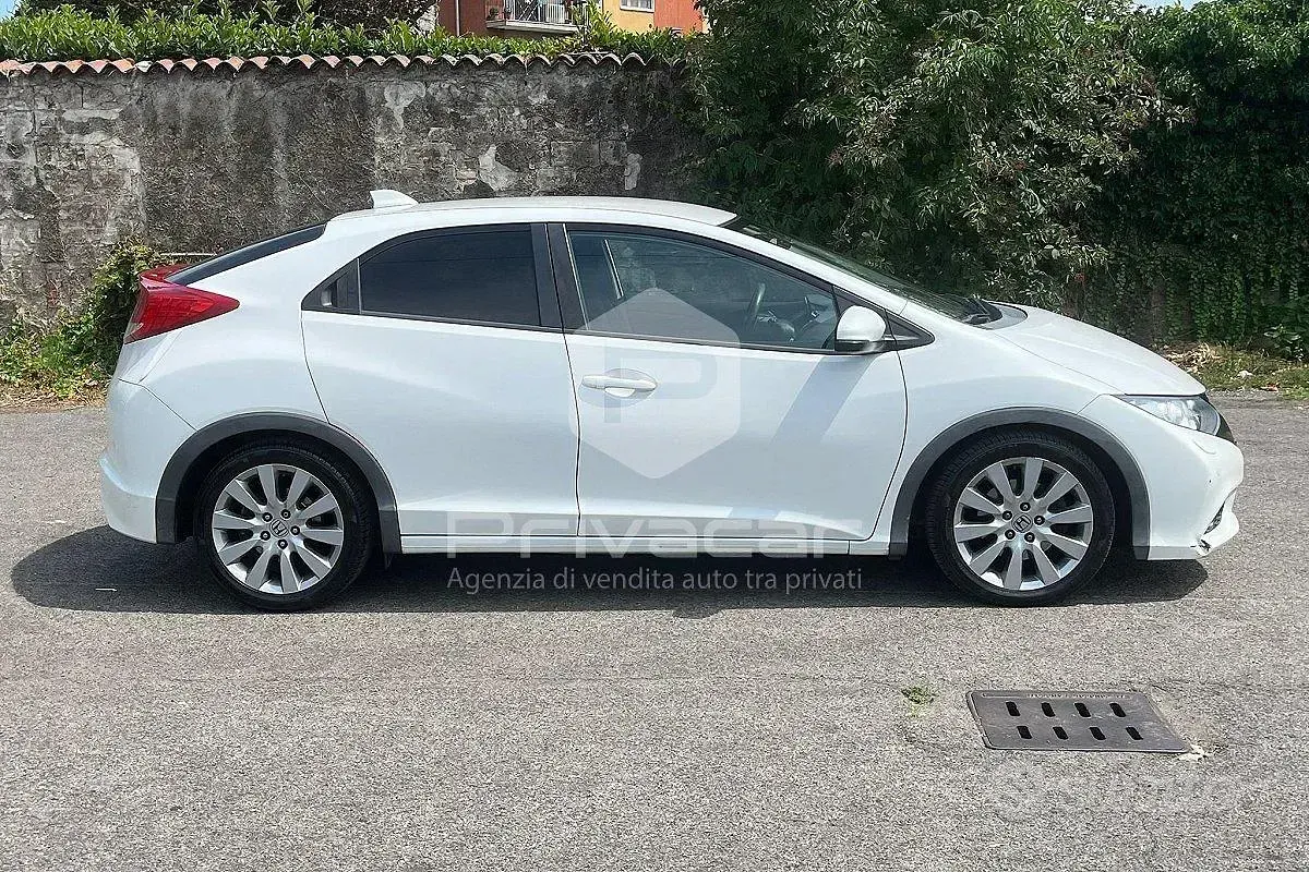 Usata Honda Civic Lifestyle 120 CV (88 kW) 2013 Bianco Utilitaria