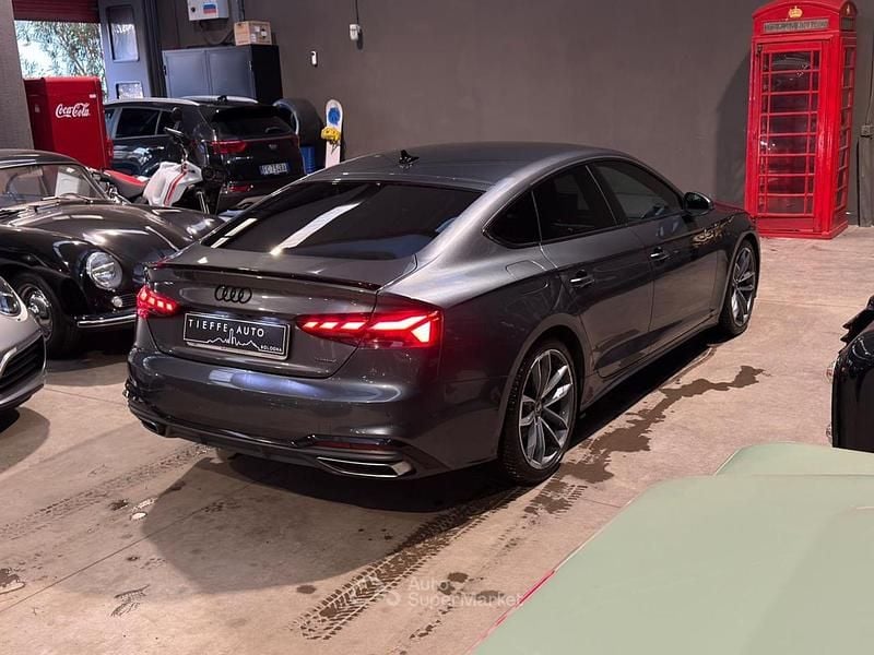 Usata Audi A5 Ambiente 204 CV (150 kW) 2022 Grigio scuro metallizzato Coupé