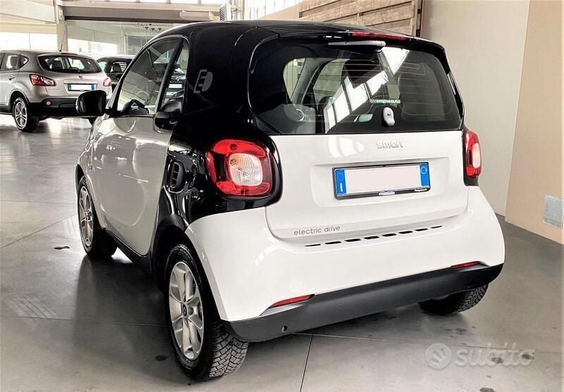 Usata Smart ForTwo Electric Drive 60 kW (82 CV) 2018 Bianco Utilitaria