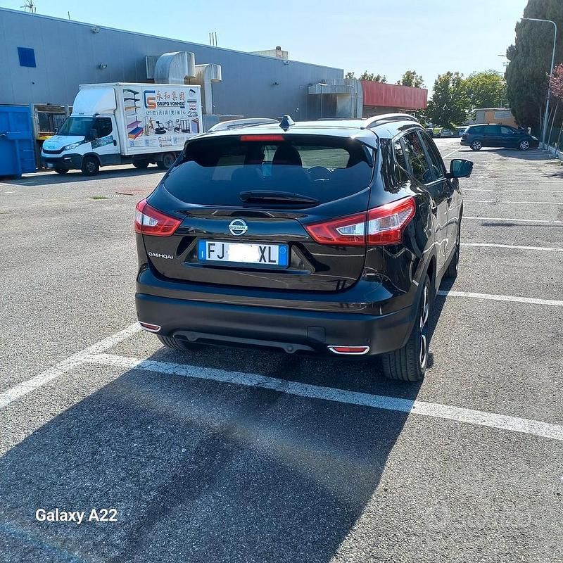 Usata Nissan Qashqai N-Connecta 110 CV (80 kW) 2017 Nero SUV