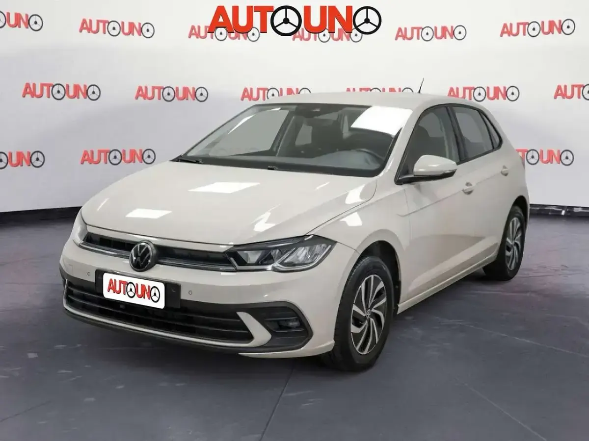 Usata VW Polo Life 80 CV (58 kW) 2023 Grigio Utilitaria