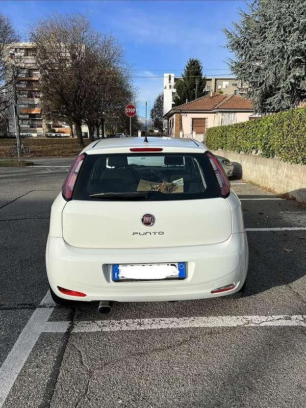 Usata Fiat Punto Lounge 84 CV (61 kW) 2013 Berlina