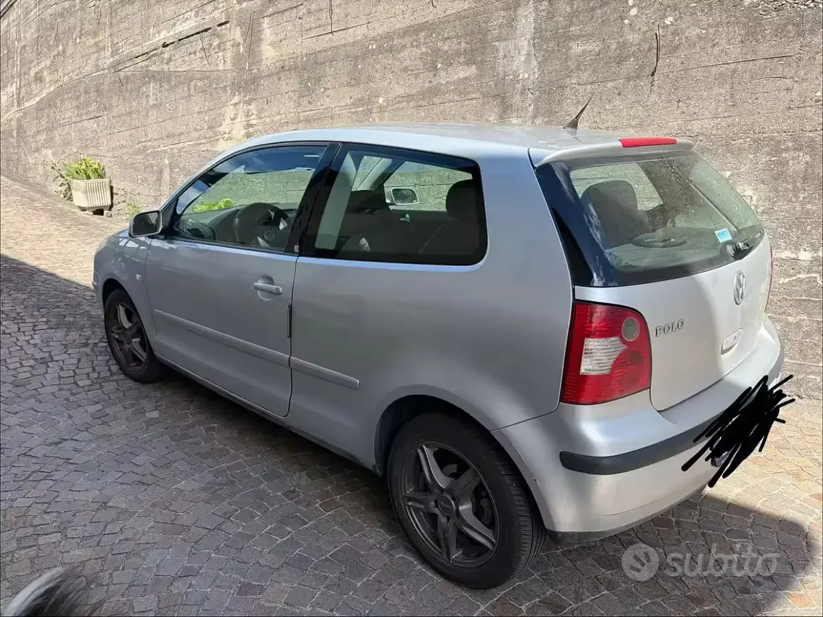 Usata VW Polo Comfortline 75 CV (55 kW) 2003 Grigio Utilitaria