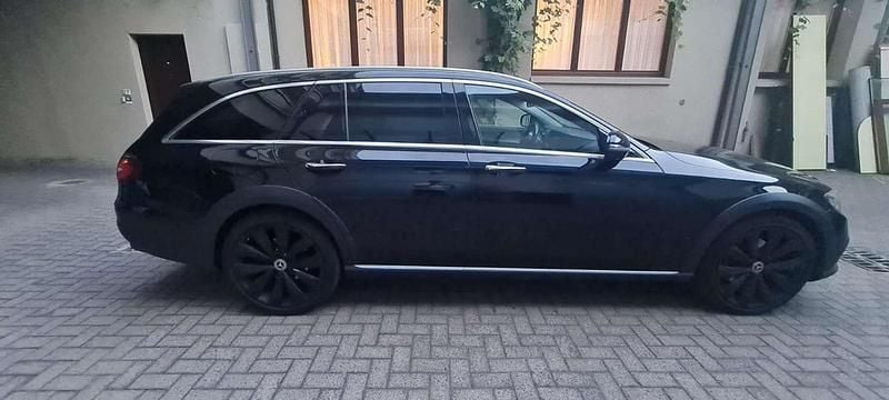 Usata Mercedes E220 All-Terrain Premium Plus 194 CV (142 kW) 2017 Nero Station wagon