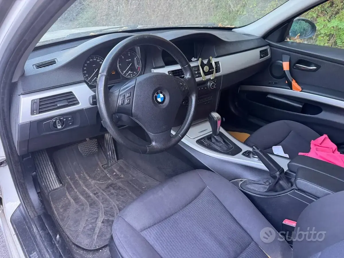 Usata BMW 320 163 CV (119 kW) 2011 Bianco Berlina