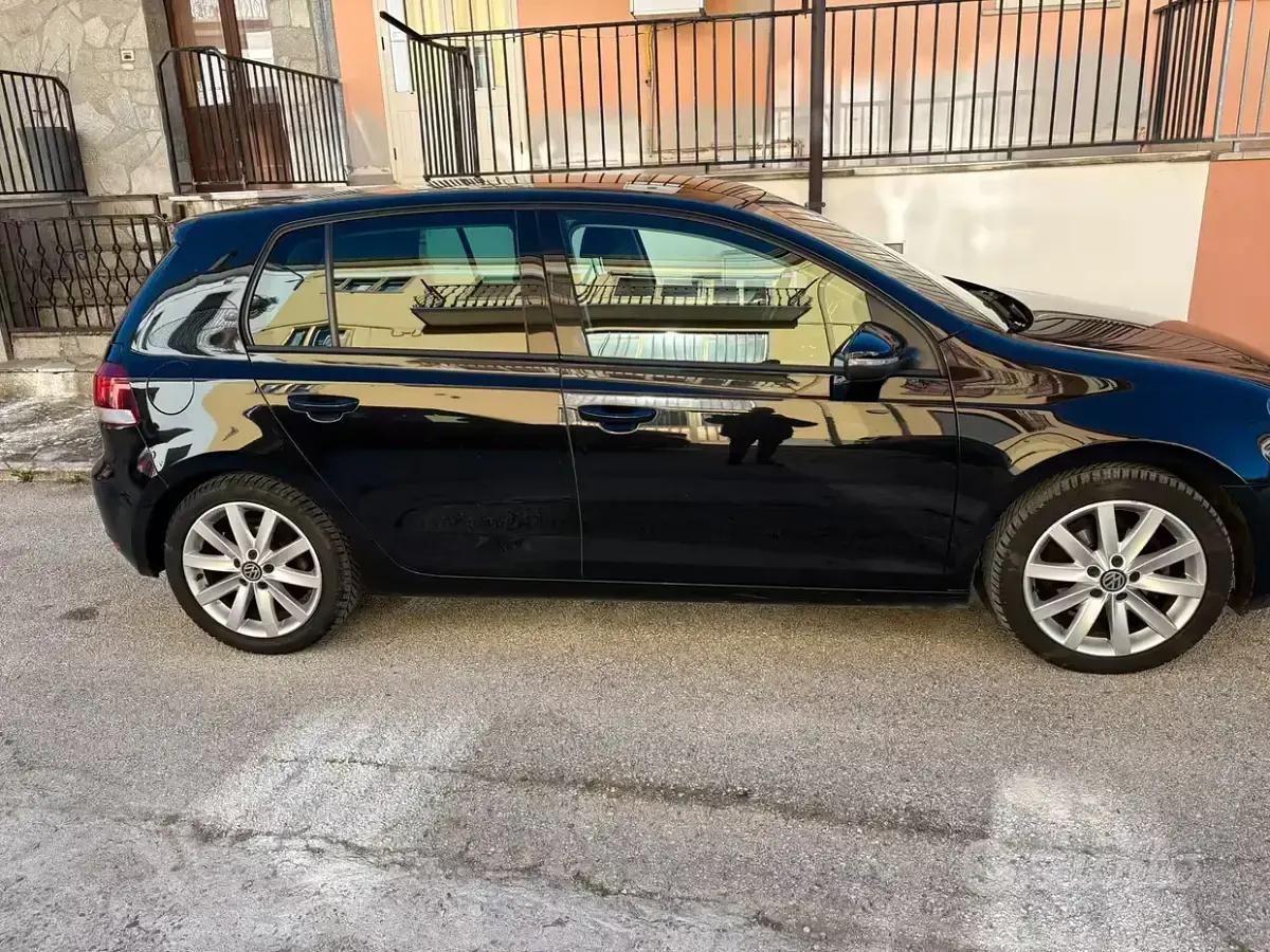 Usata VW Golf VI 105 CV (77 kW) 2011 Nero Utilitaria