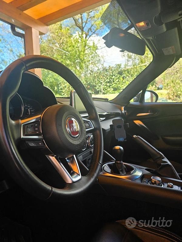 Usata Fiat 124 Spider Lusso 140 CV (102 kW) 2017 Grigio Cabrio