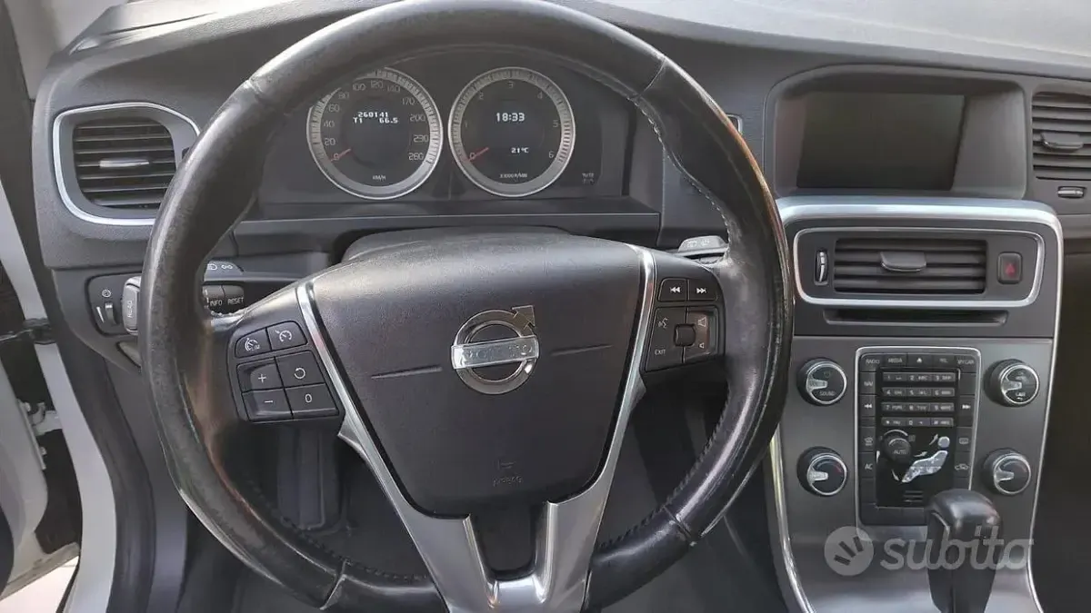 Usata Volvo V60 163 CV (119 kW) 2011 Bianco Station wagon