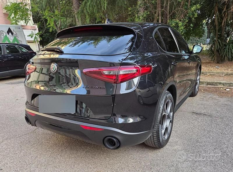 Usata Alfa Romeo Stelvio 190 CV (139 kW) 2022 Nero SUV