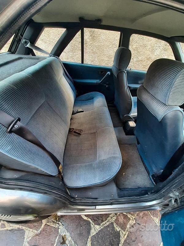 Usata Fiat Tipo 76 CV (55 kW) 1990 Grigio Berlina