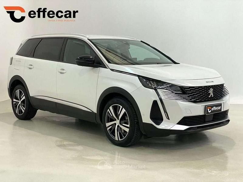Usata Peugeot 5008 Allure 131 CV (96 kW) 2022 Bianco SUV