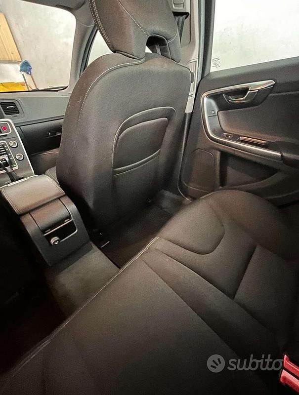 Usata Volvo S60 203 CV (149 kW) 2018 Nero Berlina