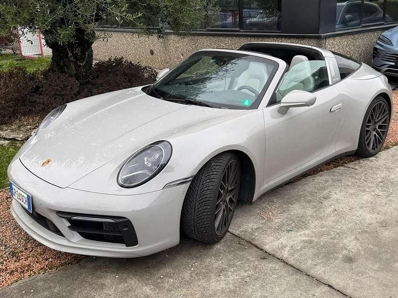 Usata Porsche 992 385 CV (283 kW) 2023 Grigio Cabrio