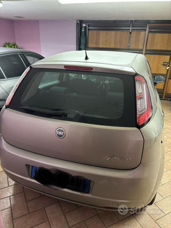 Grigio Usata 2007 Fiat Grande Punto Due volumi | 2700 € (Cara) - Immagine 1/4