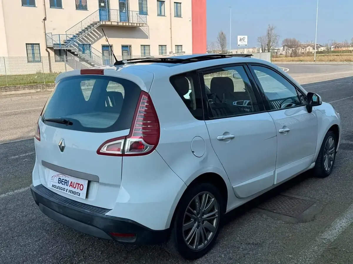 Usata Renault Scenic E-Tech 110 CV (80 kW) 2010 Bianco Berlina