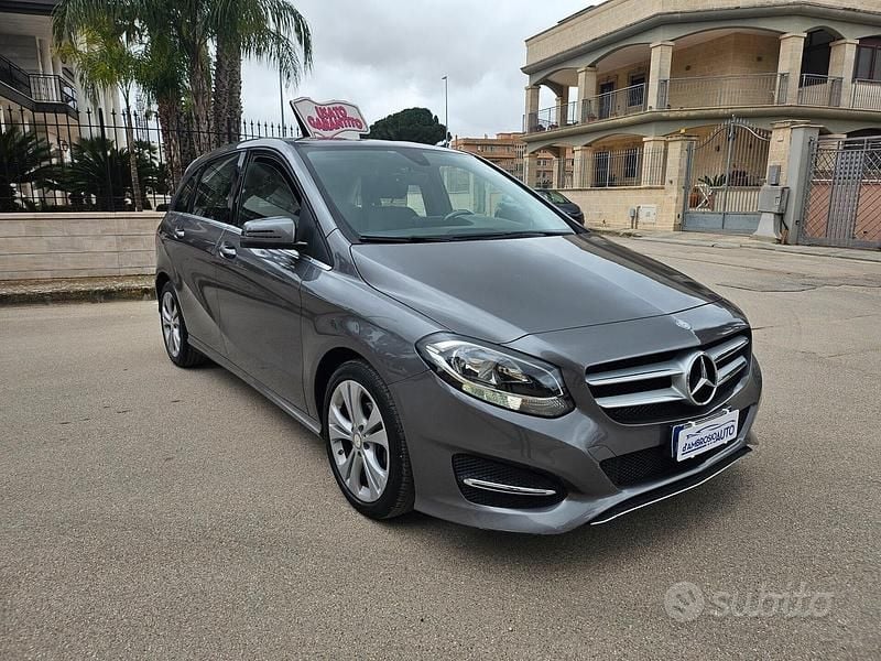 Usata Mercedes B180 AMG 110 CV (80 kW) 2016 Grigio Monovolume