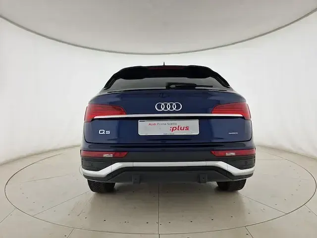 Usata Audi Q5 Sportback S-line plus 204 CV (150 kW) 2024 Blu navarra metallizzato SUV