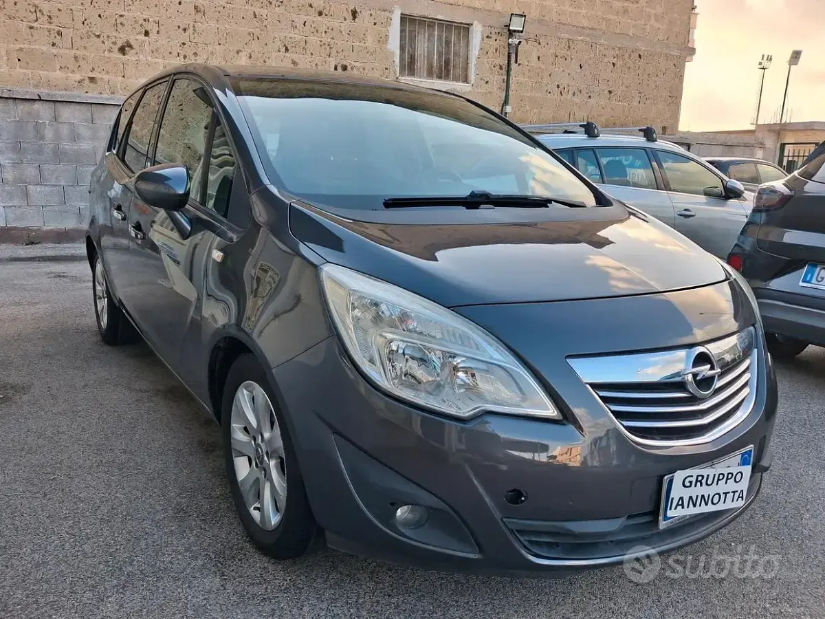 Usata Opel Meriva 95 CV (69 kW) 2011 Grigio Monovolume