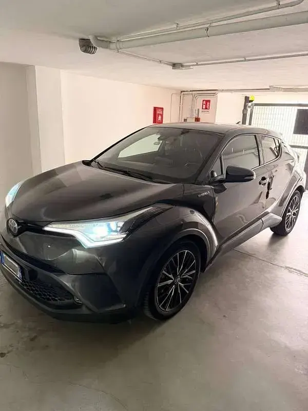 Usata Toyota C-HR Lounge 98 CV (72 kW) 2019 Grigio SUV
