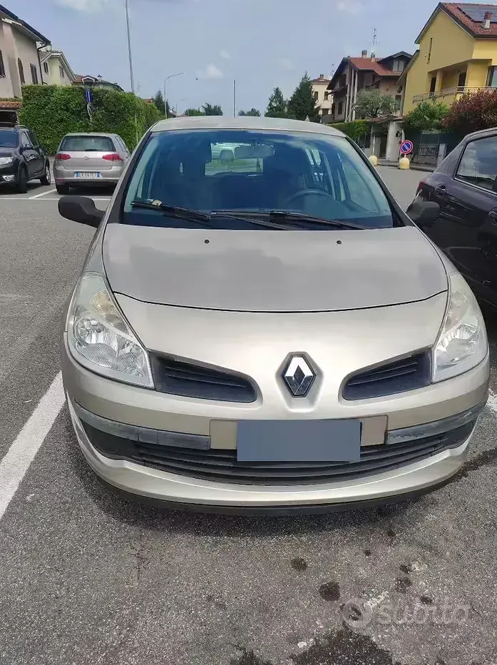 Usata Renault Clio III 75 CV (55 kW) 2006 Marrone Berlina