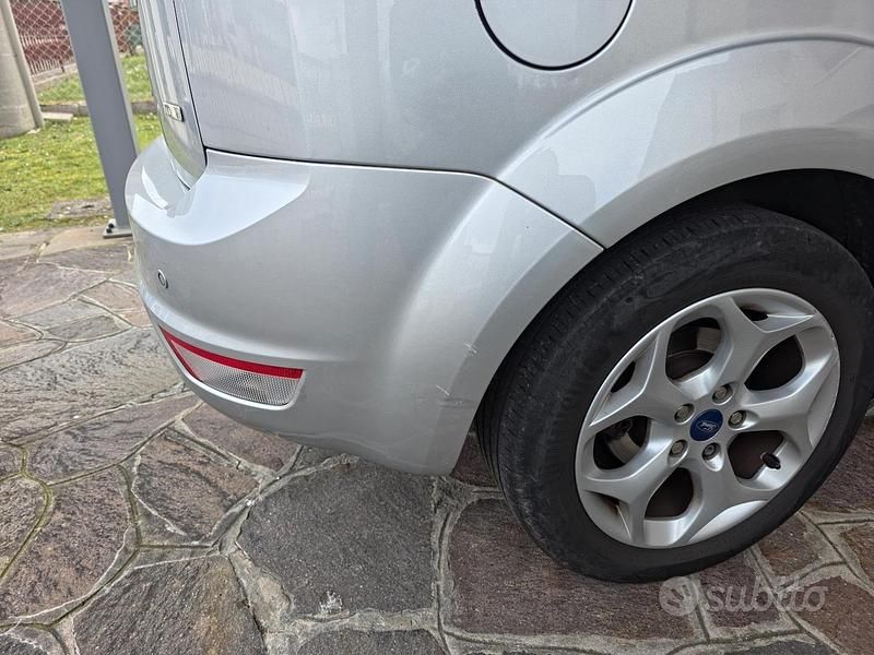 Usata Ford Focus 109 CV (80 kW) 2011 Grigio Berlina