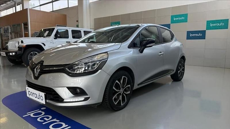 Usata Renault Clio V Intens 90 CV (66 kW) 2020 Argento metallizzato Berlina