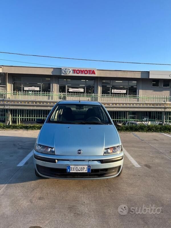 Usata Fiat Punto 80 CV (58 kW) 2001 Blu Utilitaria