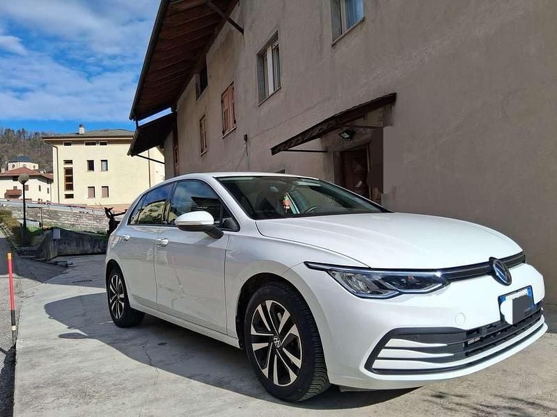 Usata VW Golf VIII Life 131 CV (96 kW) 2021 Berlina