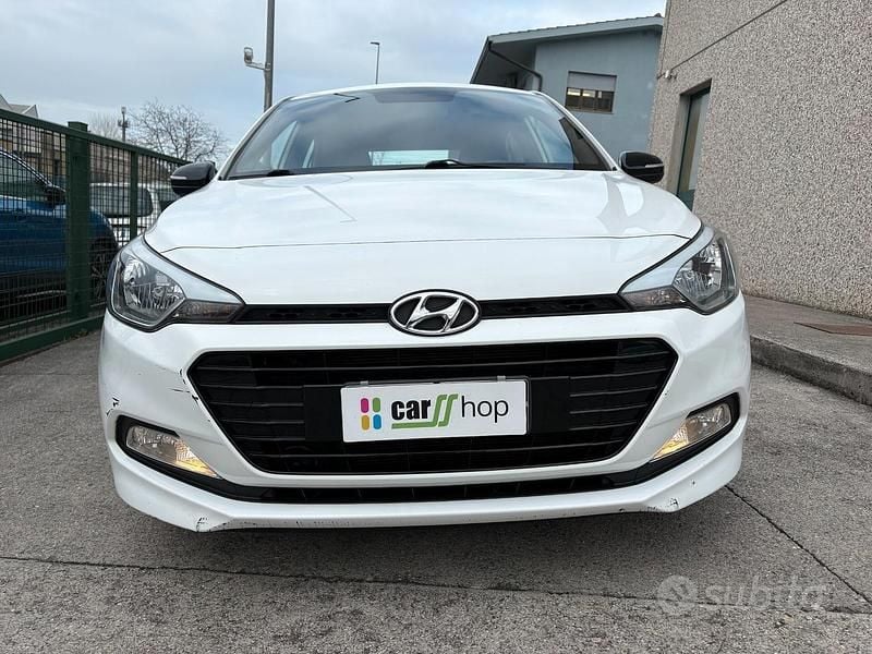 Usata Hyundai i20 Classic 75 CV (55 kW) 2018 Bianco Berlina