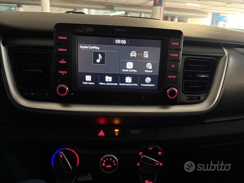 Occasion Kia Stonic 110 ch (80 kW) 2017 Bleue SUV