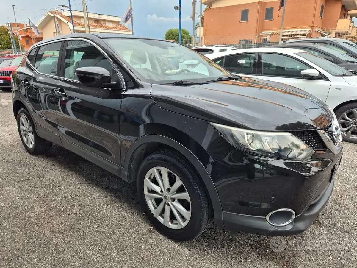 Usata Nissan Qashqai Tekna 110 CV (80 kW) 2016 Marrone SUV