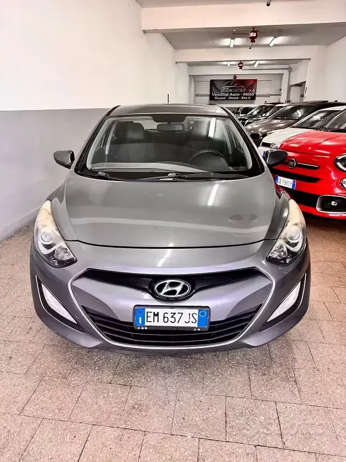 Usata Hyundai i30 Classic 90 CV (66 kW) 2012 Grigio Berlina