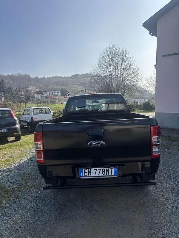 Usata Ford Ranger XL 150 CV (110 kW) 2012 Nero Pick-up