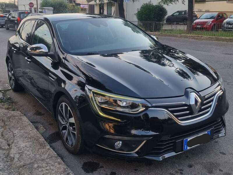 Usata 2017 Renault Mégane IV Bose Edition Tre volumi | 11.000 € (Buon prezzo) - Immagine 1/4