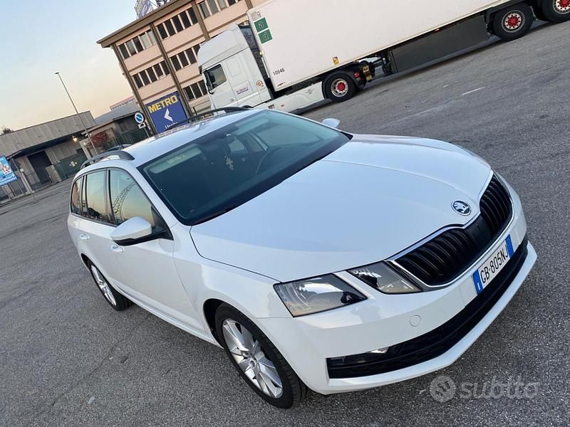 Usata Skoda Octavia 116 CV (85 kW) 2020 Bianco Station wagon