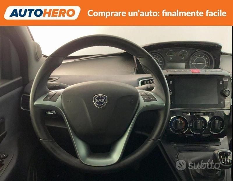 Usata Lancia Ypsilon 69 CV (50 kW) 2023 Nero Utilitaria