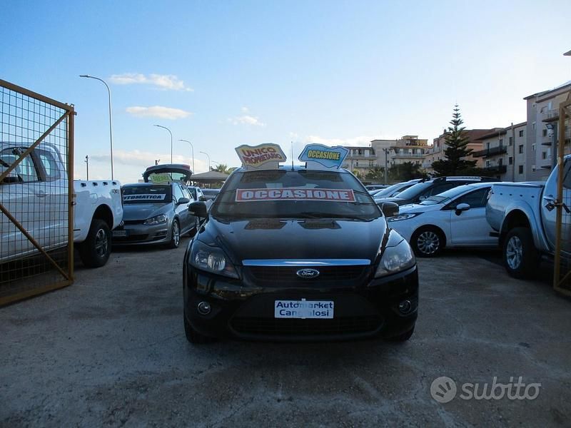 Usata Ford Focus 115 CV (84 kW) 2010 Nero Berlina