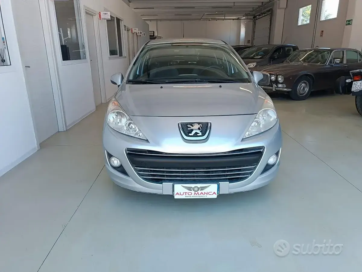 Usata Peugeot 207 68 CV (50 kW) 2011 Grigio Berlina