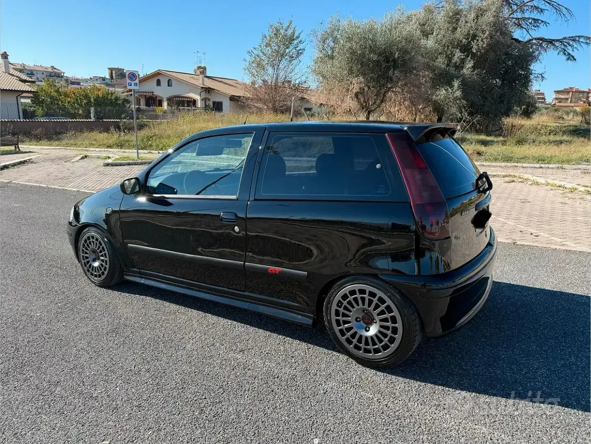 Usata Fiat Punto 131 CV (96 kW) 1998 Nero Utilitaria