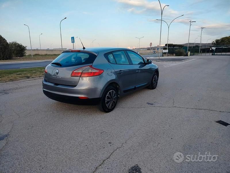 Brugt Renault Mégane 90 HK (66 kW) 2010 Grå Sedan