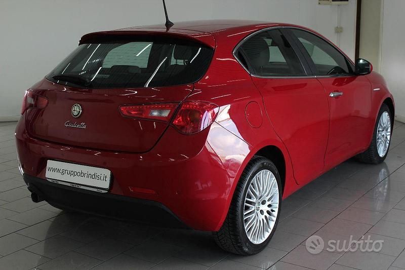 Usata Alfa Romeo Giulietta Distinctive 105 CV (77 kW) 2014 Rosso Utilitaria