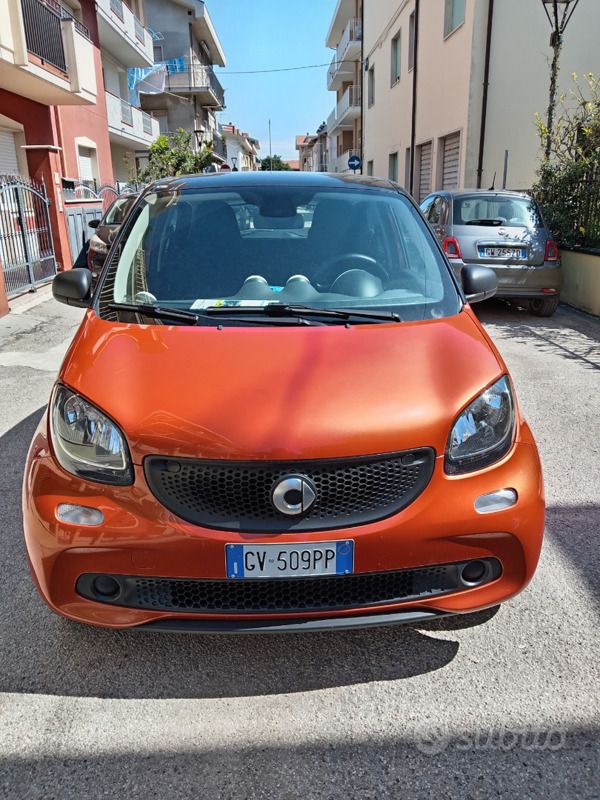 Rosso Usata 2015 Smart ForFour Utilitaria | 8000 € (Buon prezzo) - Immagine 1/4