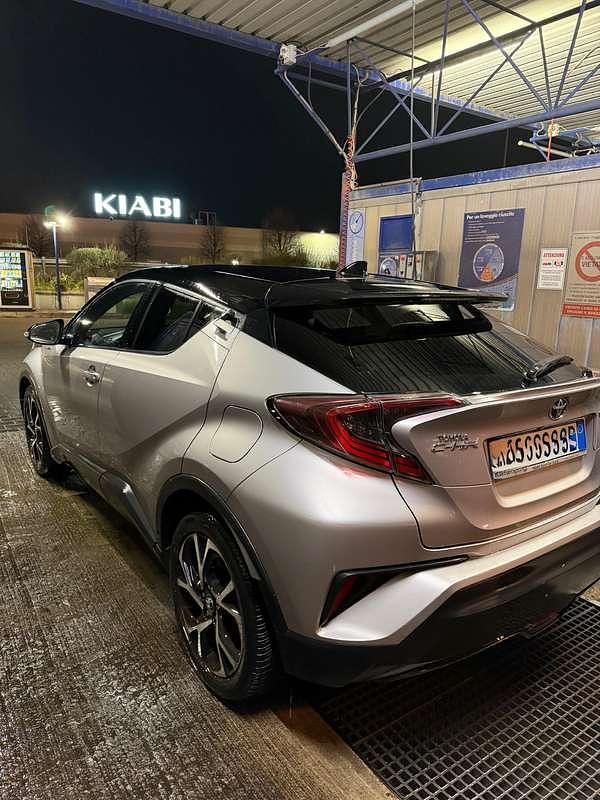 Usata Toyota C-HR Lounge 122 CV (89 kW) 2018 SUV