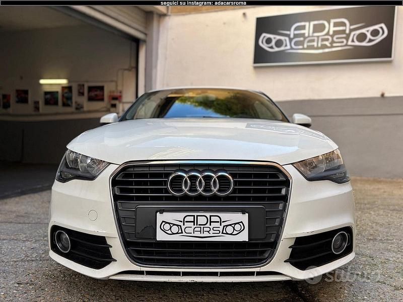 Bianco Usata 2012 Audi A1 Ambiente Due volumi | 7990 € (Buon prezzo) - Immagine 1/4