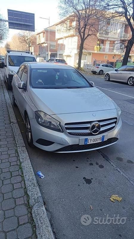 Usata Mercedes A180 122 CV (89 kW) 2013 Grigio Berlina