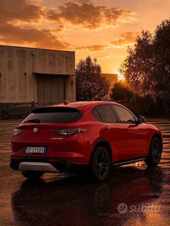 Usata Alfa Romeo Stelvio Super 160 CV (117 kW) 2023 Rosso SUV
