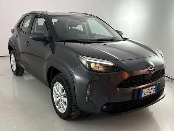 Usata Toyota Yaris Cross Active 116 CV (85 kW) 2022 Grigio SUV