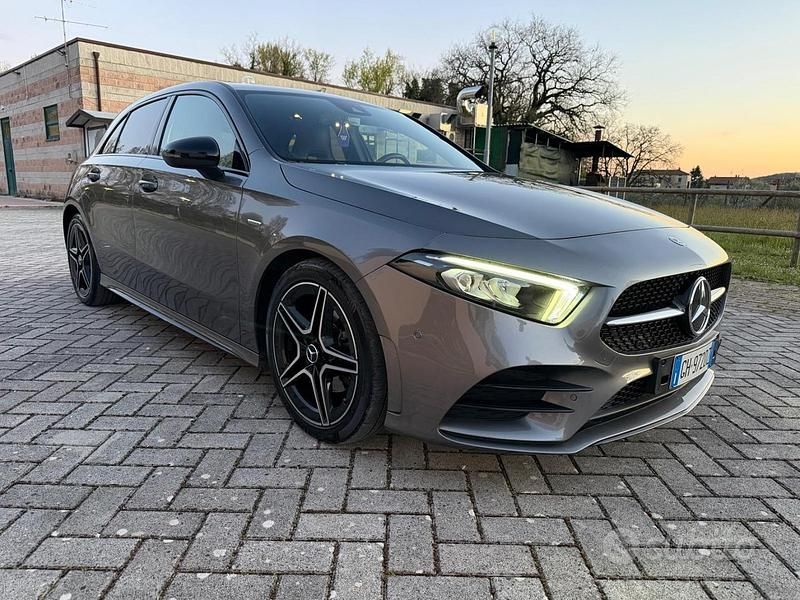 Usata Mercedes A180 116 CV (85 kW) 2022 Grigio Berlina